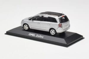 Opel Zafira B Silver Minichamps 1:43 1799109 Diecast — photo 3 of 4