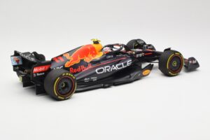 Oracle Red Bull Racing RB18 #11 S. Perez Miami GP 2022 Minichamps 1:18 110220511 Diecast — photo 2 of 6