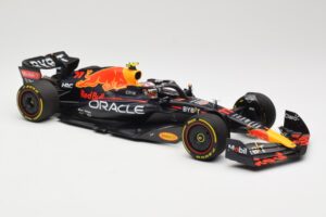 Oracle Red Bull Racing RB18 #11 S. Perez Miami GP 2022 Minichamps 1:18 110220511 Diecast — photo 4 of 6