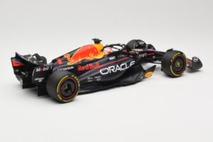 Oracle Red Bull Racing RB19 #1 M. Verstappen Winner Italian GP 2023 Minichamps 1:18 110231501 Diecast — photo 2 of 6