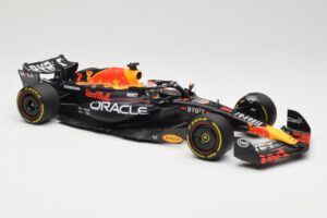 Oracle Red Bull Racing RB19 #1 M. Verstappen Winner Italian GP 2023 Minichamps 1:18 110231501 Diecast — photo 4 of 6