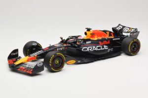 Oracle Red Bull Racing RB19 #1 M. Verstappen Winner Italian GP 2023 Minichamps 1:18 110231501 Diecast
