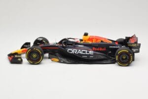 Red Bull Racing RB20 #1 M. Verstappen Winner China GP 2024 Minichamps 1:18 110240501 Diecast — photo 3 of 6