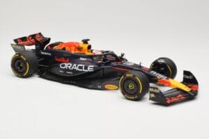 Red Bull Racing RB20 #1 M. Verstappen Winner China GP 2024 Minichamps 1:18 110240501 Diecast — photo 4 of 6