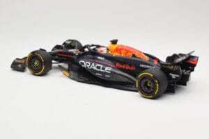 Red Bull Racing RB20 #1 M. Verstappen Winner China GP 2024 Minichamps 1:18 110240501 Diecast — photo 5 of 6