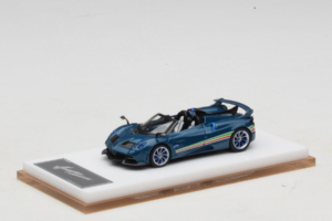 Pagani Huayra Tricolore Roadster Blue Henson & Heaven 1:64 PHTRB01 Resin — photo 2 of 8