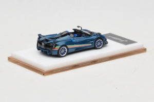Pagani Huayra Tricolore Roadster Blue Henson & Heaven 1:64 PHTRB01 Resin — photo 3 of 8