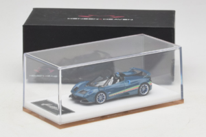 Pagani Huayra Tricolore Roadster Blue Henson & Heaven 1:64 PHTRB01 Resin — photo 7 of 8