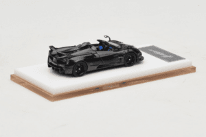 Pagani Huayra Tricolore Roadster Exposed Carbon Henson & Heaven 1:64 PHREC01 Diecast — photo 3 of 7