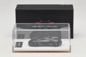 Pagani Huayra Tricolore Roadster Exposed Carbon Henson & Heaven 1:64 PHREC01 Diecast — photo 7 of 7