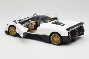 Pagani Zonda F White Mondo Motors 1:18 157655 Diecast — photo 5 of 8