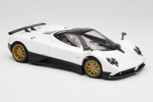 Pagani Zonda F White Mondo Motors 1:18 157655 Diecast — photo 6 of 8
