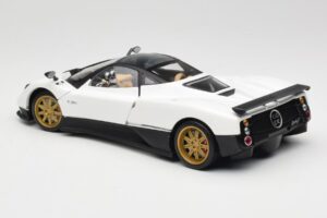 Pagani Zonda F White Mondo Motors 1:18 157655 Diecast — photo 7 of 8