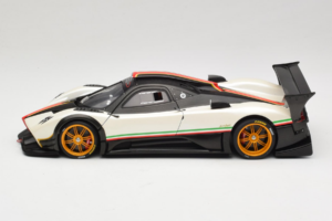 Pagani Zonda R Revolucion White AUTOart 1:18 78262 Diecast — photo 4 of 8