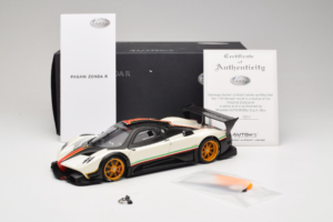 Pagani Zonda R Revolucion White AUTOart 1:18 78262 Diecast — photo 8 of 8