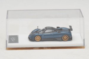 Pagani Zonda Tricolore Exposed Carbon Blue Henson & Heaven 1:64 PZTECB01 Diecast — photo 6 of 7