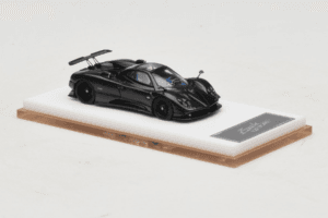Pagani Zonda Tricolore Exposed Carbon Henson & Heaven 1:64 PZTEC01 Diecast — photo 4 of 7