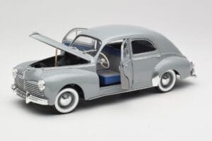 Peugeot 203 Gris Clair Solido 1:18 8145 Diecast — photo 2 of 8