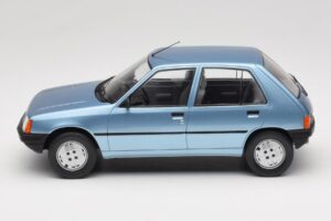 Peugeot 205 Blue MCG 1:18 MCG18491 Diecast — photo 3 of 6