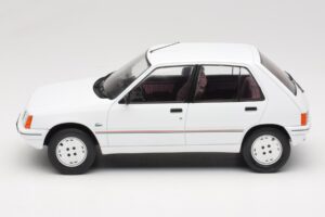 Peugeot 205 White MCG 1:18 MCG18493 Diecast — photo 3 of 6