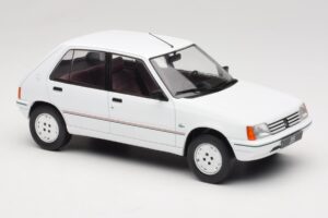 Peugeot 205 White MCG 1:18 MCG18493 Diecast — photo 4 of 6