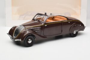 Peugeot 402 Eclipse Chocolate Norev 1:18 184873 Diecast — photo 12 of 12