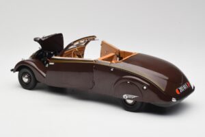 Peugeot 402 Eclipse Chocolate Norev 1:18 184873 Diecast — photo 8 of 12