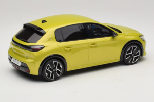 Peugeot E-208 GT Jaune Agueda Otto 1:18 OT1164 Resin — photo 2 of 6