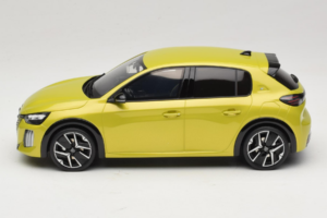 Peugeot E-208 GT Jaune Agueda Otto 1:18 OT1164 Resin — photo 3 of 6