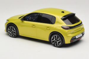 Peugeot E-208 GT Jaune Agueda Otto 1:18 OT1164 Resin — photo 5 of 6