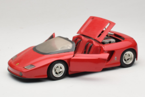 Pininfarina Mythos Red Revell 1:18 8806 Diecast — photo 2 of 8
