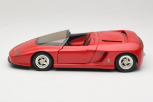 Pininfarina Mythos Red Revell 1:18 8806 Diecast — photo 4 of 8