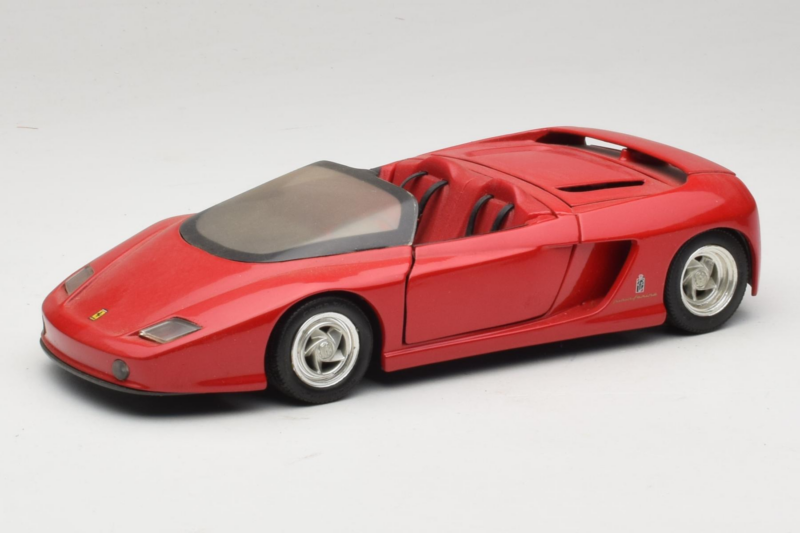 Pininfarina Mythos Red Revell 1:18 8806 Diecast