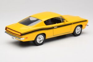Plymouth Barracuda Yellow Road Legends 1:18 92178 Diecast — photo 3 of 8