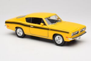 Plymouth Barracuda Yellow Road Legends 1:18 92178 Diecast — photo 6 of 8
