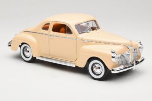 Plymouth Coupe Beige Road Signature 1:18 92398 Diecast — photo 6 of 8