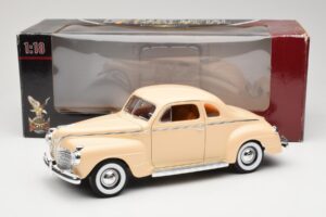 Plymouth Coupe Beige Road Signature 1:18 92398 Diecast — photo 8 of 8