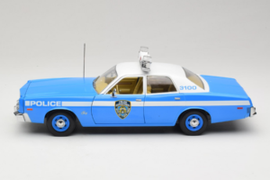Plymouth Fury Police Pursuit New York Police Department GreenLight 1:18 19043 Diecast — photo 4 of 8