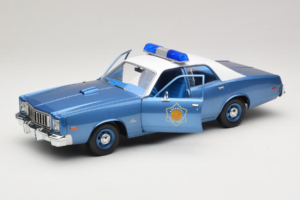 Plymouth Fury Police Pursuit Smokey and the Bandit GreenLight 1:18 19044 Diecast — photo 2 of 8