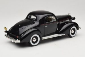 Pontiac Deluxe Black Signature Models 1:18 18106 Diecast — photo 3 of 8