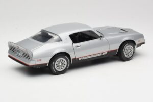 Pontiac Firebird Formula Silver ERTL 1:18 33514 Diecast — photo 3 of 8