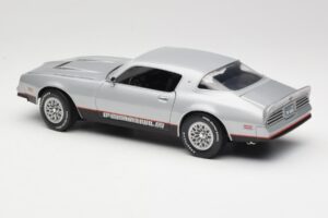 Pontiac Firebird Formula Silver ERTL 1:18 33514 Diecast — photo 7 of 8