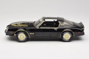 Pontiac Firebird Trans Am SE Smokey and the Bandit Joyride 1:18 33121 Diecast — photo 4 of 8