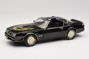 Pontiac Firebird Trans Am SE Smokey and the Bandit Joyride 1:18 33121 Diecast