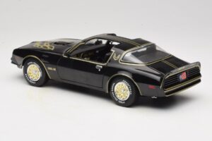 Pontiac Firebird Trans Am SE Smokey and the Bandit Joyride 1:18 33121 Diecast — photo 7 of 8
