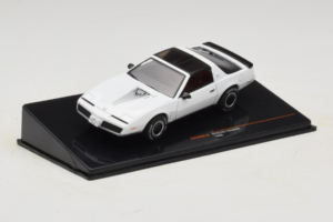 Pontiac Firebird White IXO 1:43 CLC582N Diecast — photo 2 of 4