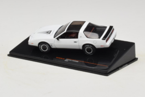 Pontiac Firebird White IXO 1:43 CLC582N Diecast — photo 3 of 4