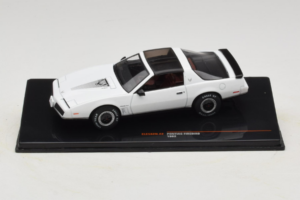 Pontiac Firebird White IXO 1:43 CLC582N Diecast