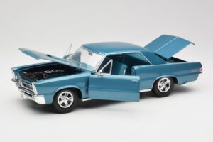 Pontiac GTO Hurst Edition Blue Maisto 1:18 531885 Diecast — photo 2 of 8