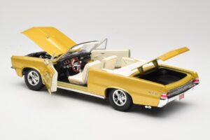 Pontiac GTO Hurst Edition Gold Maisto 1:18 531884 Diecast — photo 5 of 8